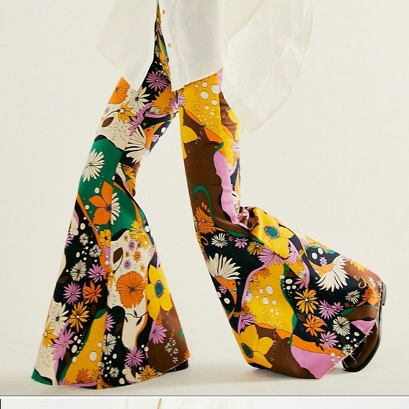 We The Free Denim - Free People Just Float On Printed Flared Jeans Size 24 Floral Sold Out Print